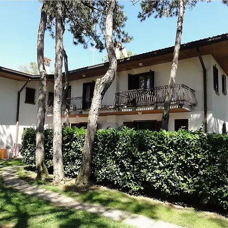 Pinea Villa *